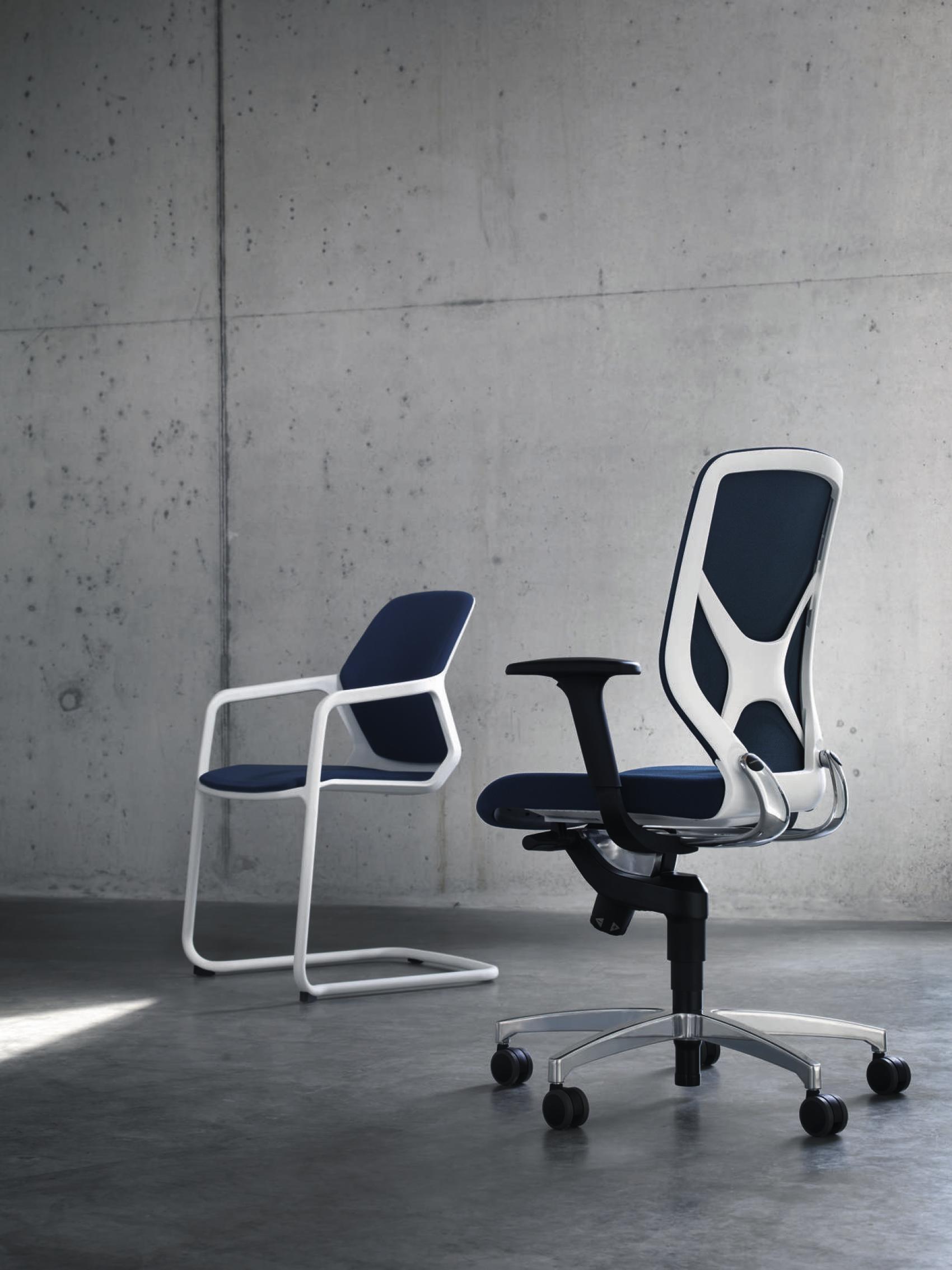 Azul - Chair and Work